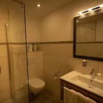 لاندهاوس بيرجيت بيت ضيافة 4*