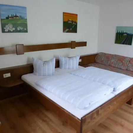 بيت ضيافة لاندهاوس بيرجيت