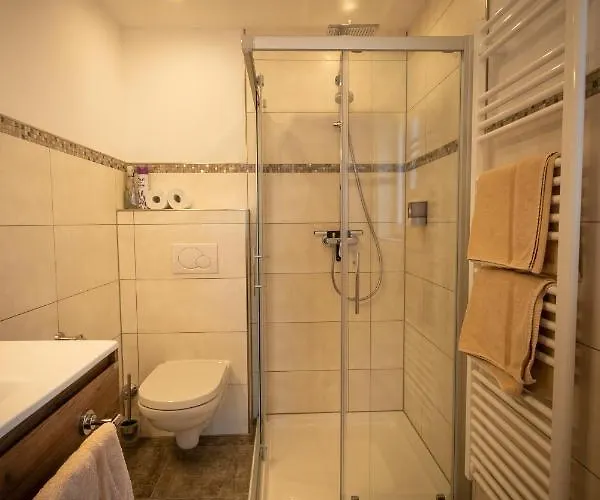 بيت ضيافة لاندهاوس بيرجيت تلفس ام ستوباي